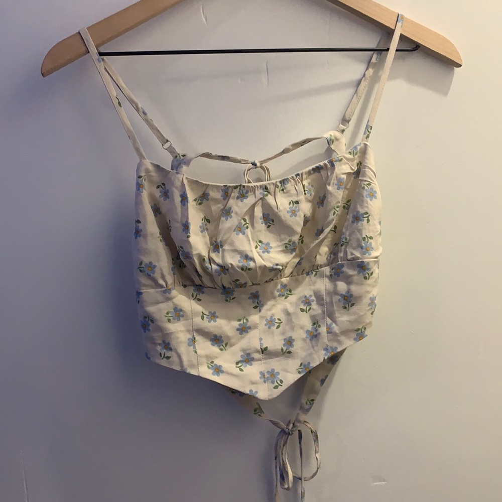 kendall and kylie floral tie top